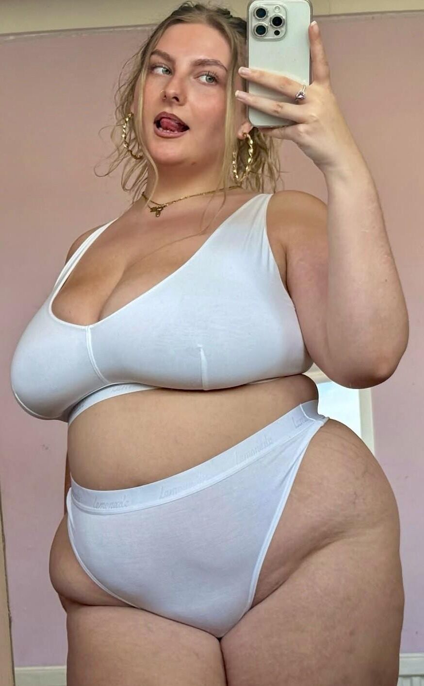 Sexy BBW Loira MILF