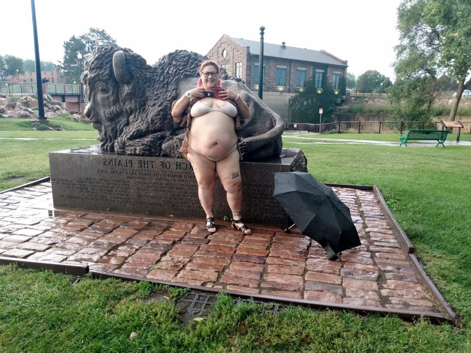 BBW brat PoppyJay did you miss me? Flashing around the park