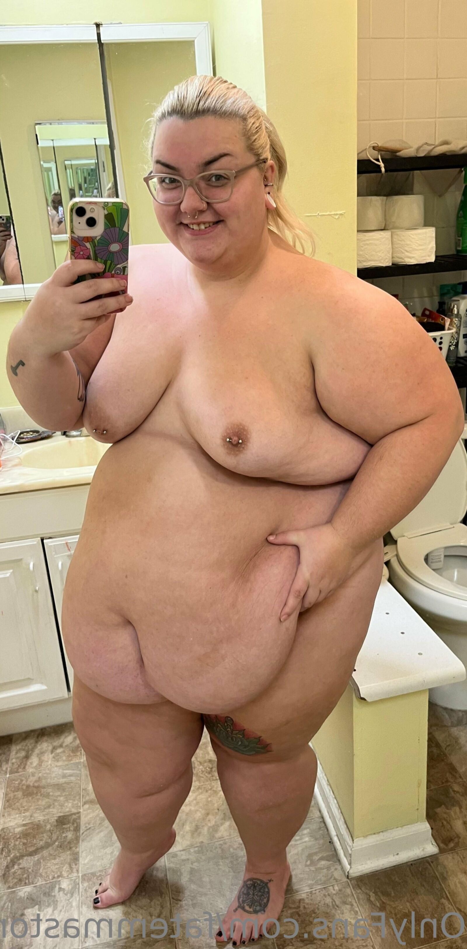 SSBBW EMMA SEXY BELLY HANG SMALL TITS