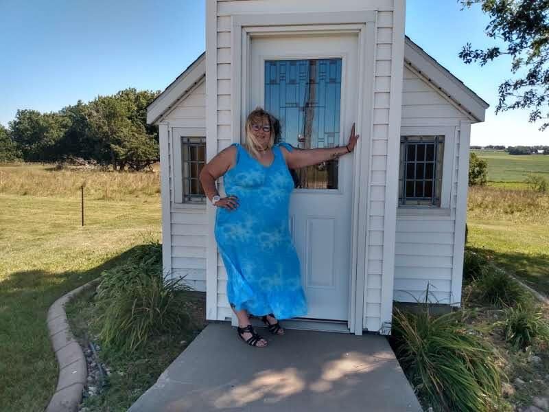 BBW brat PoppyJay Flashing OUTSIDE the Chapel