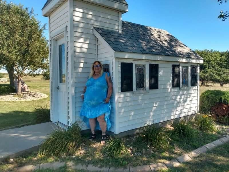 BBW brat PoppyJay Flashing OUTSIDE the Chapel