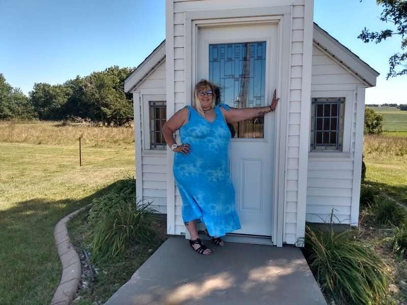 BBW brat PoppyJay Flashing OUTSIDE the Chapel