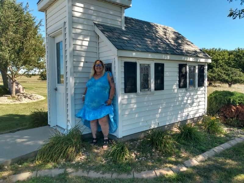 BBW brat PoppyJay Flashing OUTSIDE the Chapel