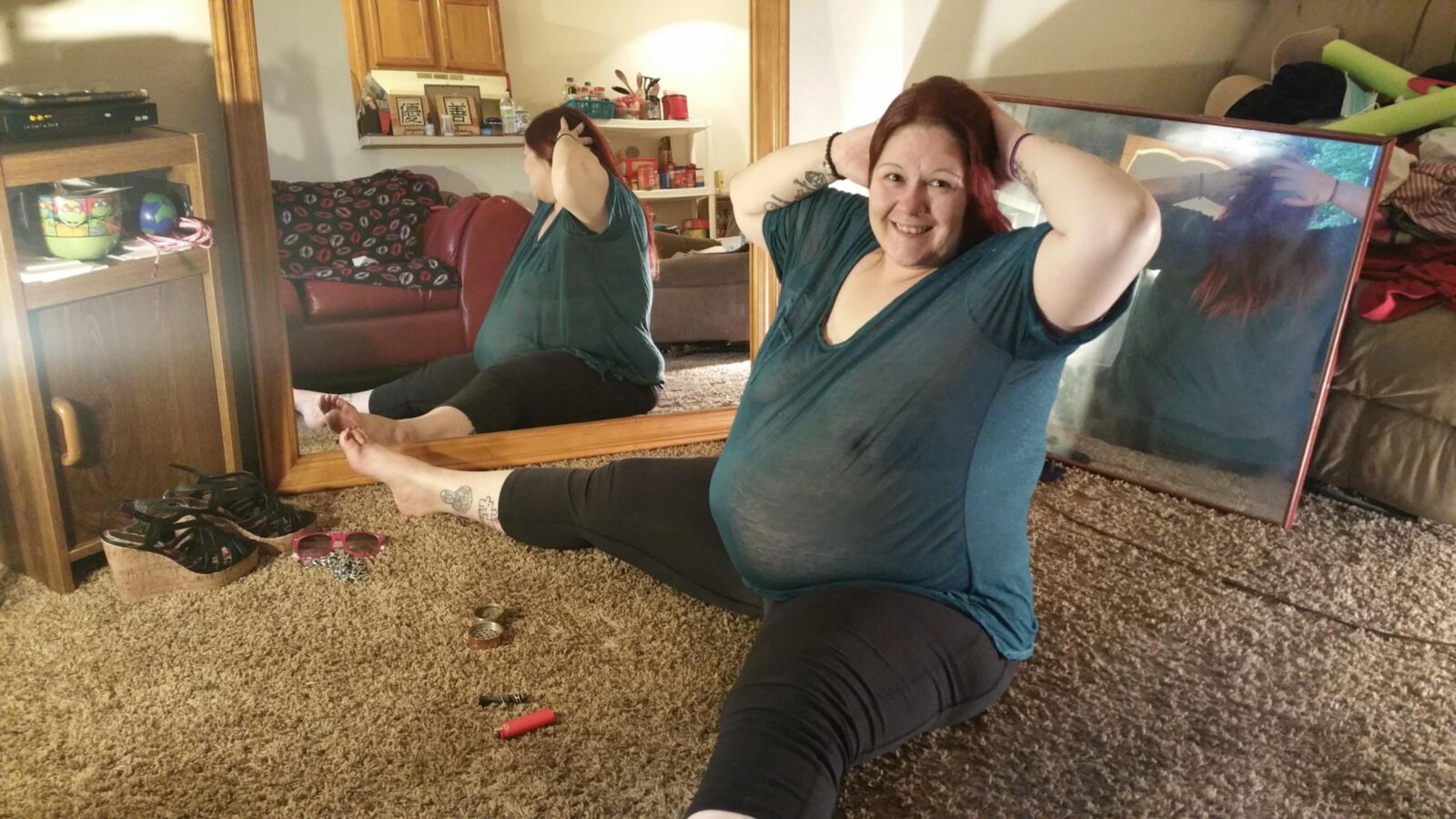 BBW brat PoppyJay naughty poses at home