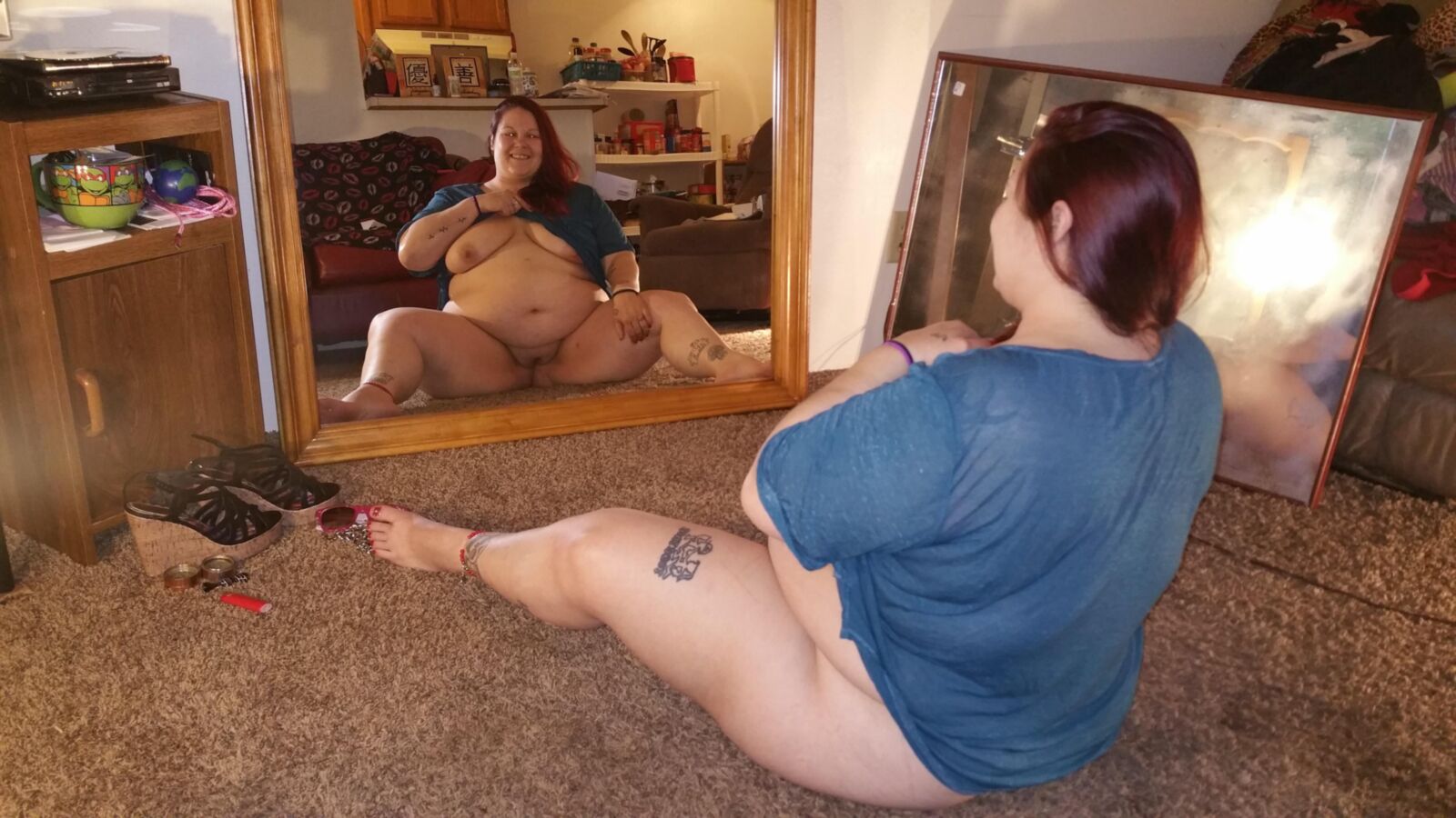 BBW brat PoppyJay naughty poses at home