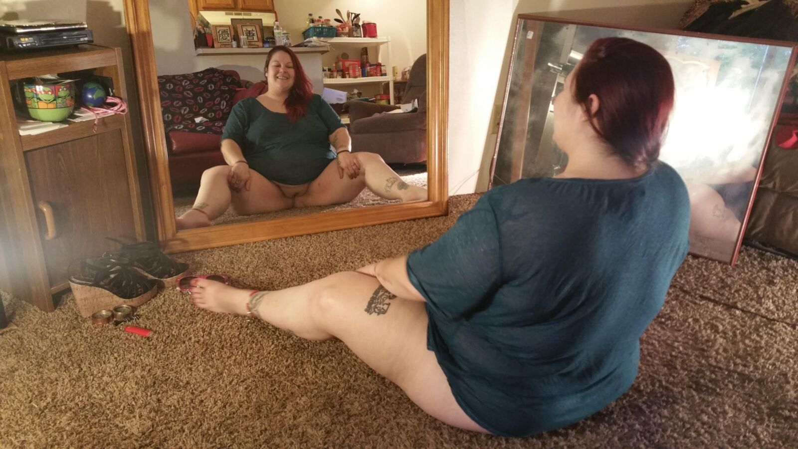 BBW brat PoppyJay naughty poses at home