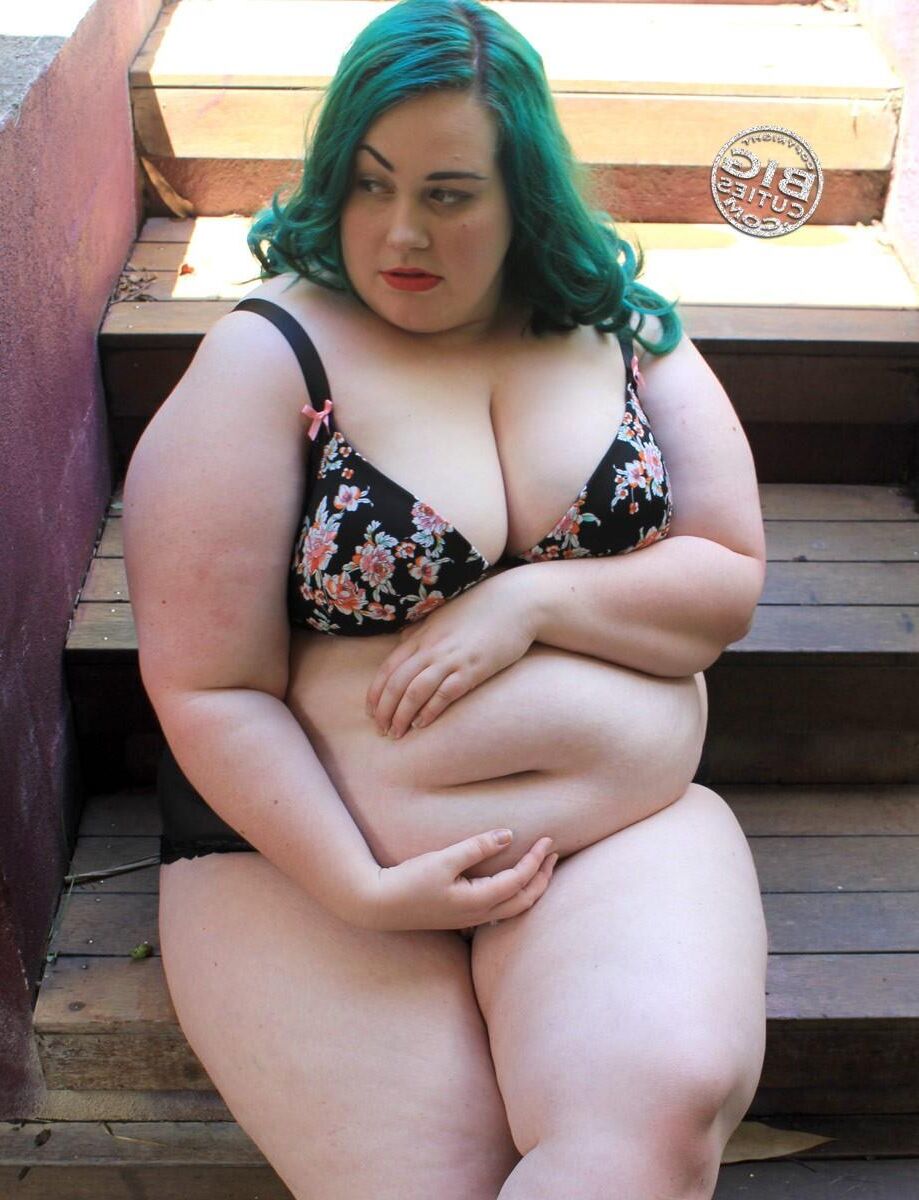 BBW LAUREL CUTE EMO PLUMPER