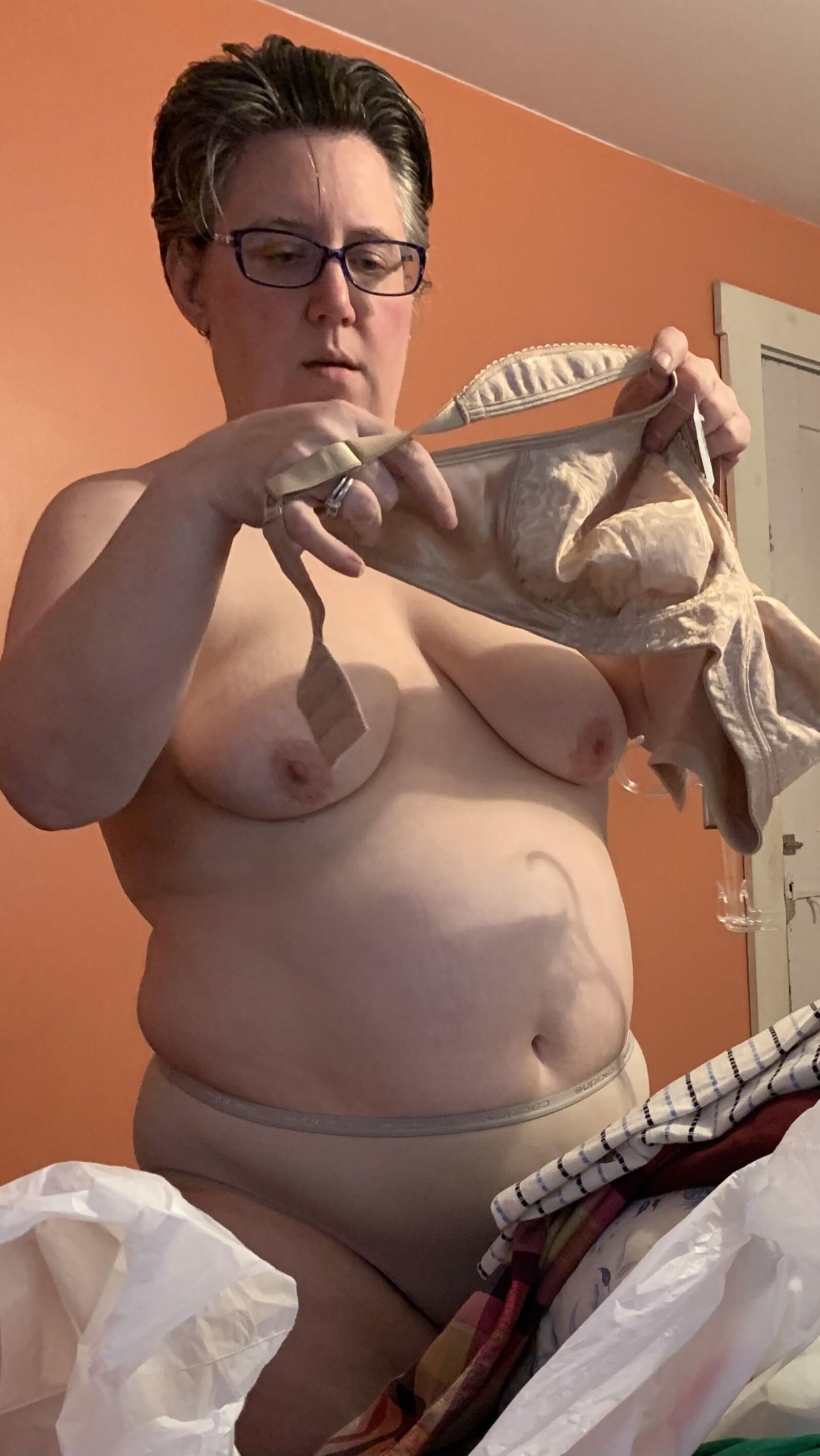 Jennifer BBW Wife Getting Ready