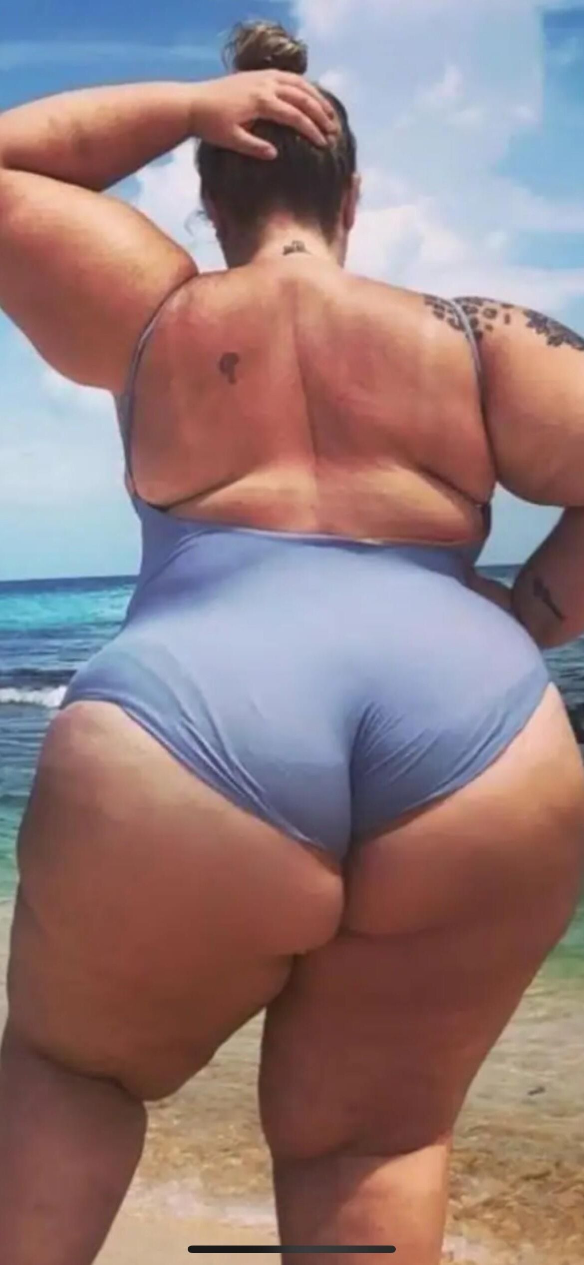 GRANDE BUNDA PRETA JUMBO