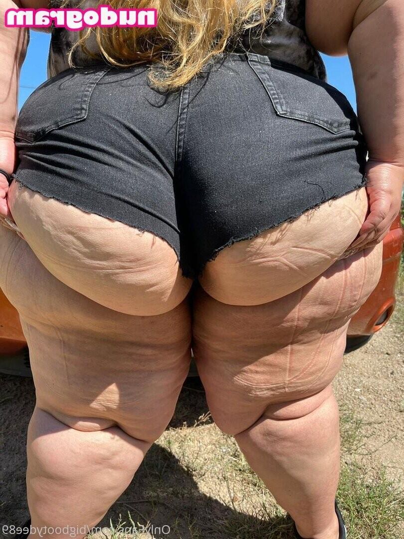 Dee, a Bunda Gorda Latina Puta