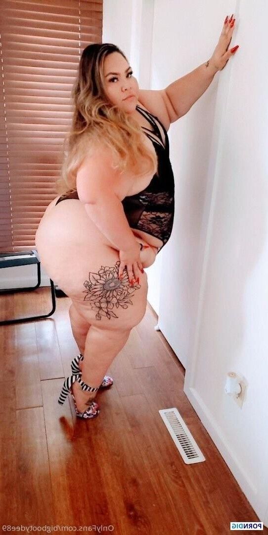 Dee, a Bunda Gorda Latina Puta