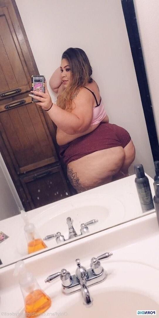 Dee, a Bunda Gorda Latina Puta