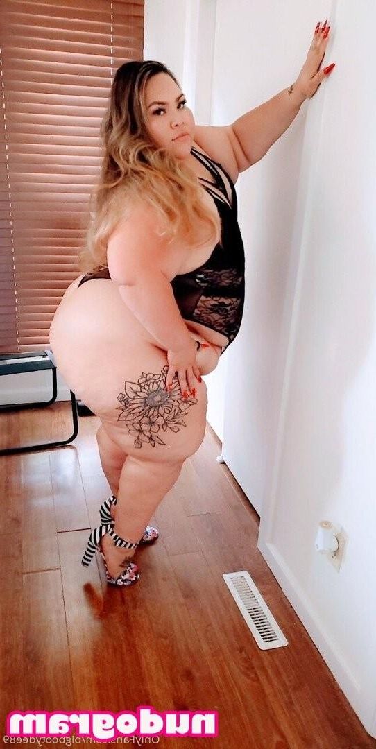 Dee the Fat Ass Latina Slut