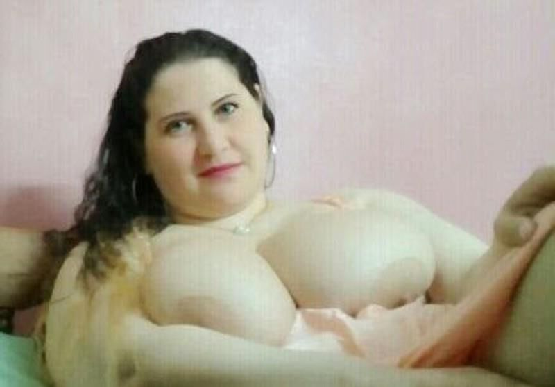 BBW ÁRABE MÃE PEITOS ENORMES