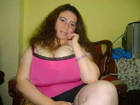 Árabe BBW com peitos gigantes