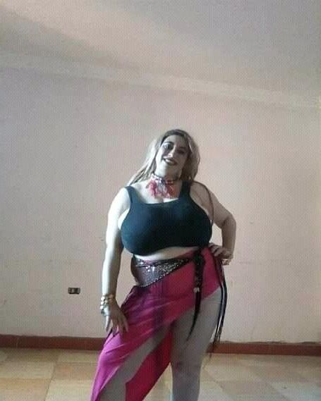 Árabe BBW com peitos gigantes