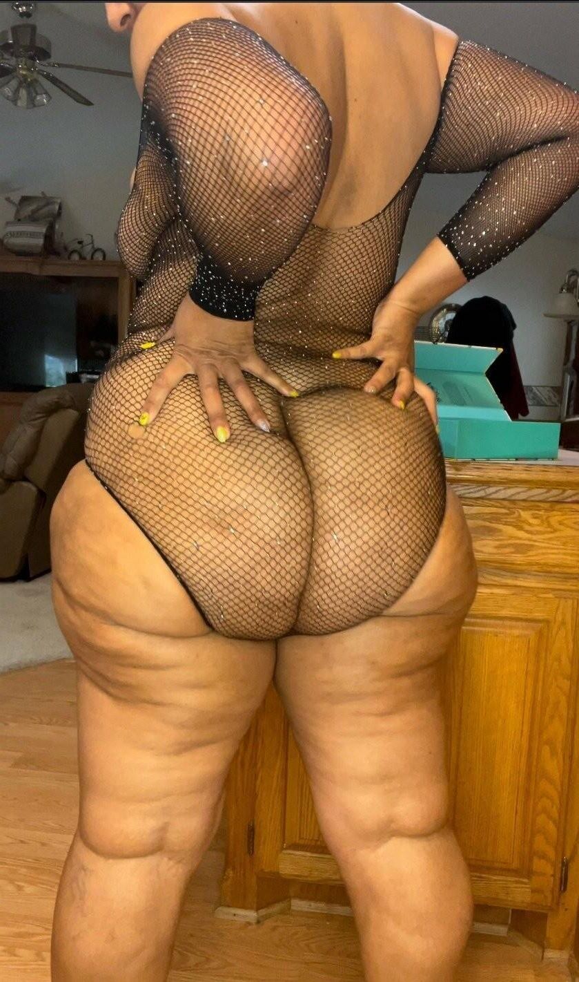 BEAUTIFUL THICK BIG ASS LATIN MAMI