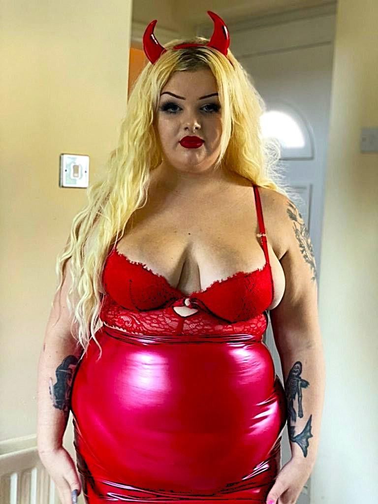 Hooker jovem gordo continua ficando mais gordo