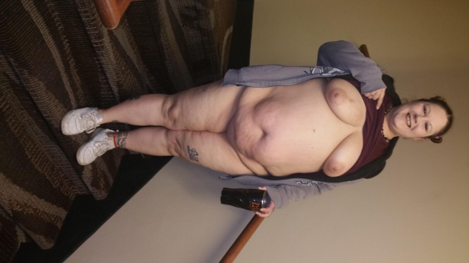 BBW brat PoppyJay posing in a hotel 