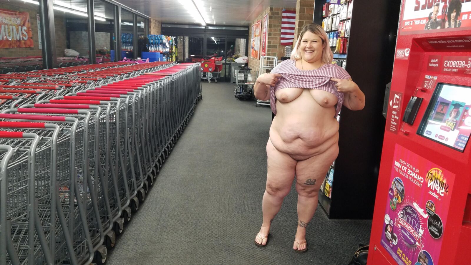 BBW brat PoppyJay Flashing around in public 