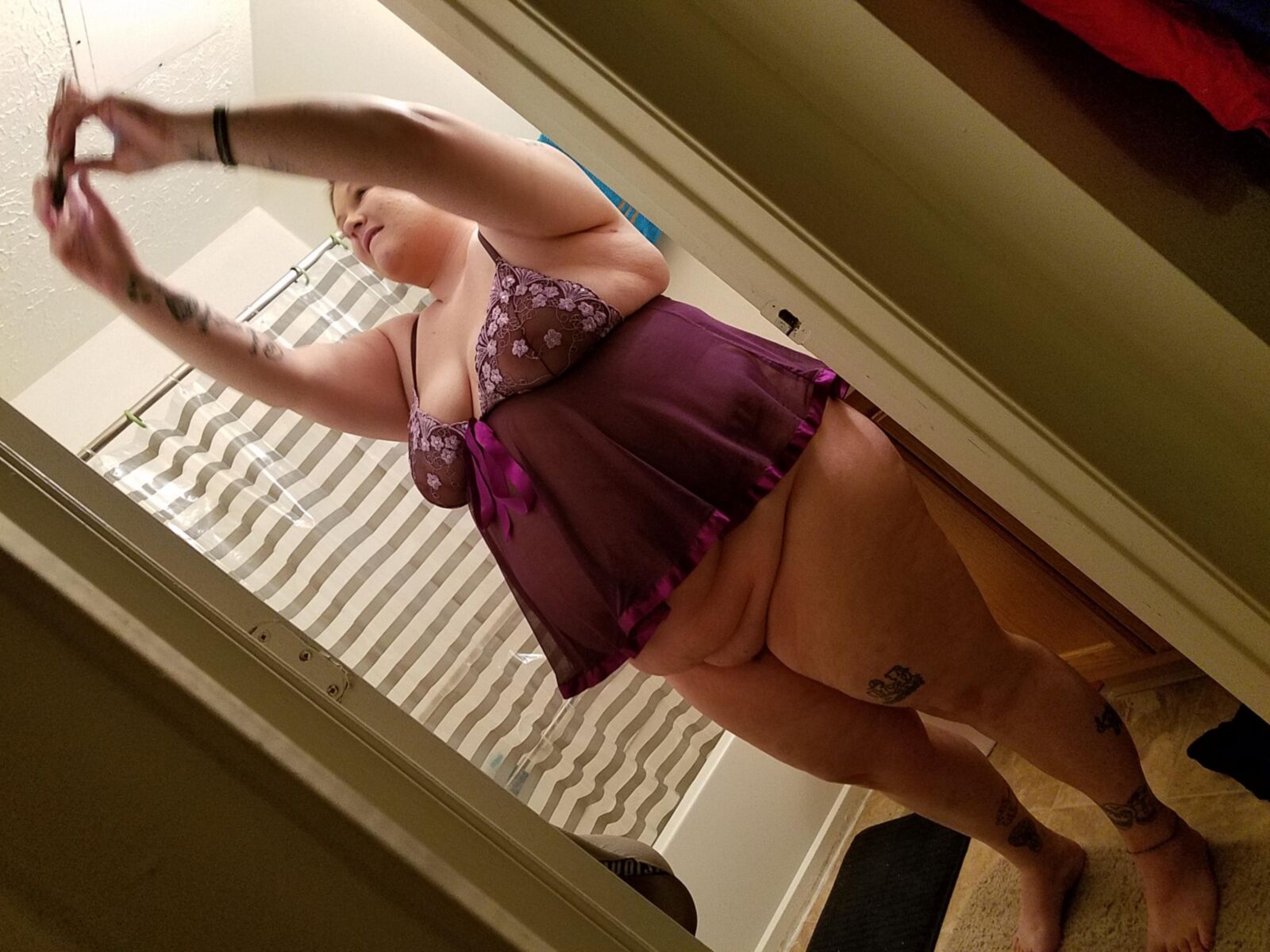 BBW brat PoppyJay selfies from the start.