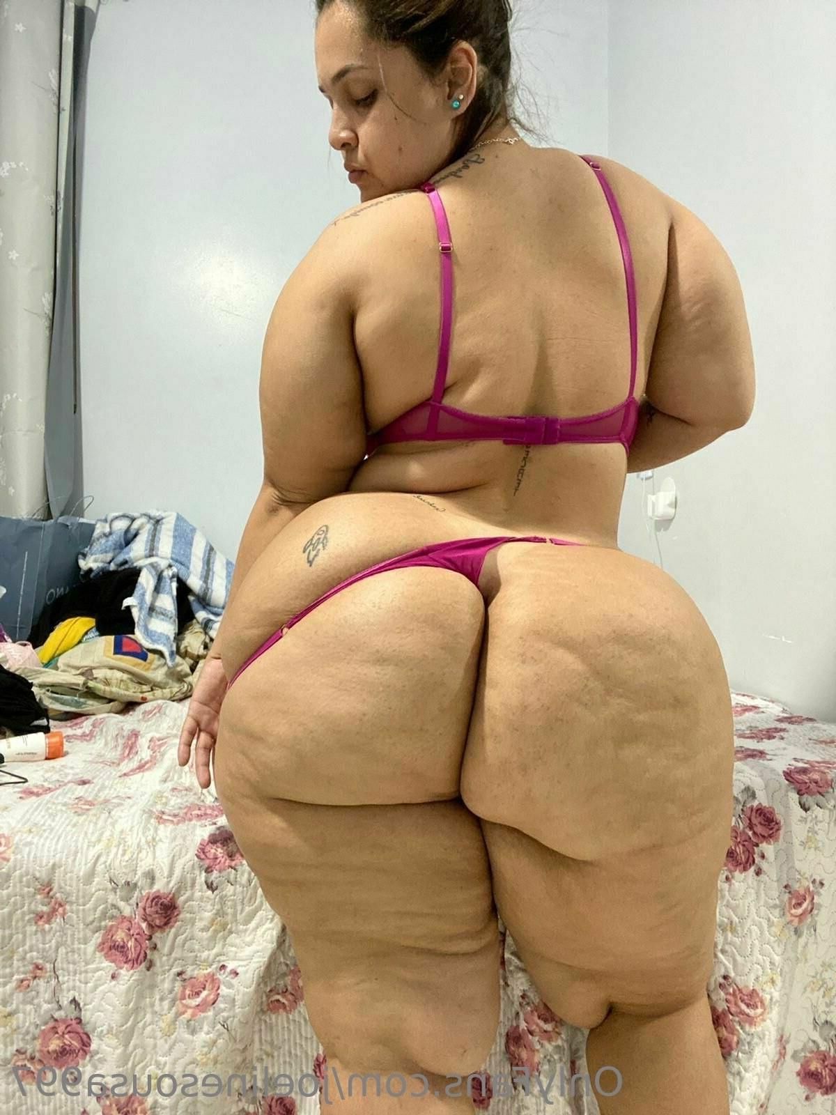 Joeline enorme bunda beleza brasileira tiktoker bbw garota misturada quente sh