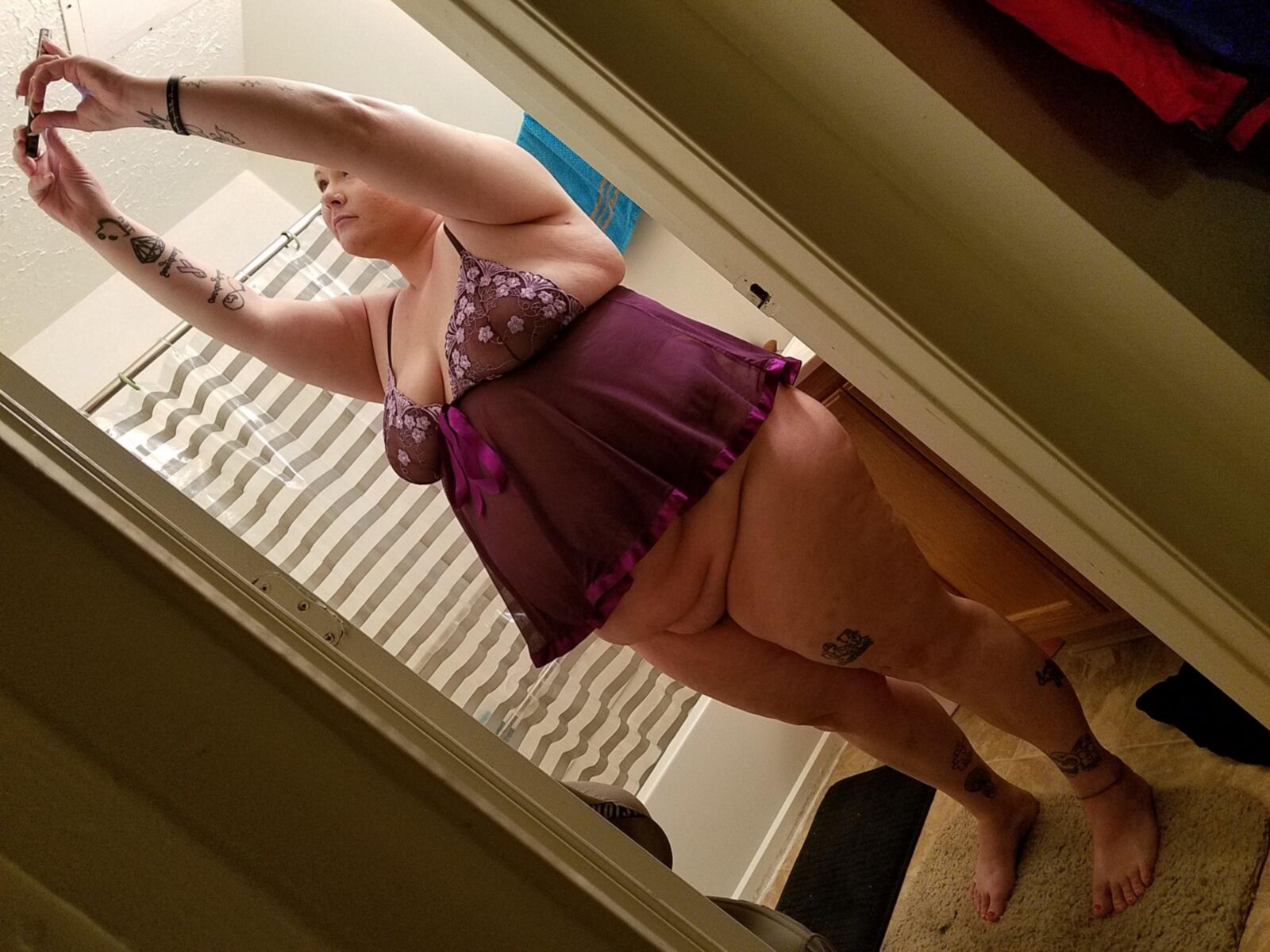 BBW brat PoppyJay selfies from the start.