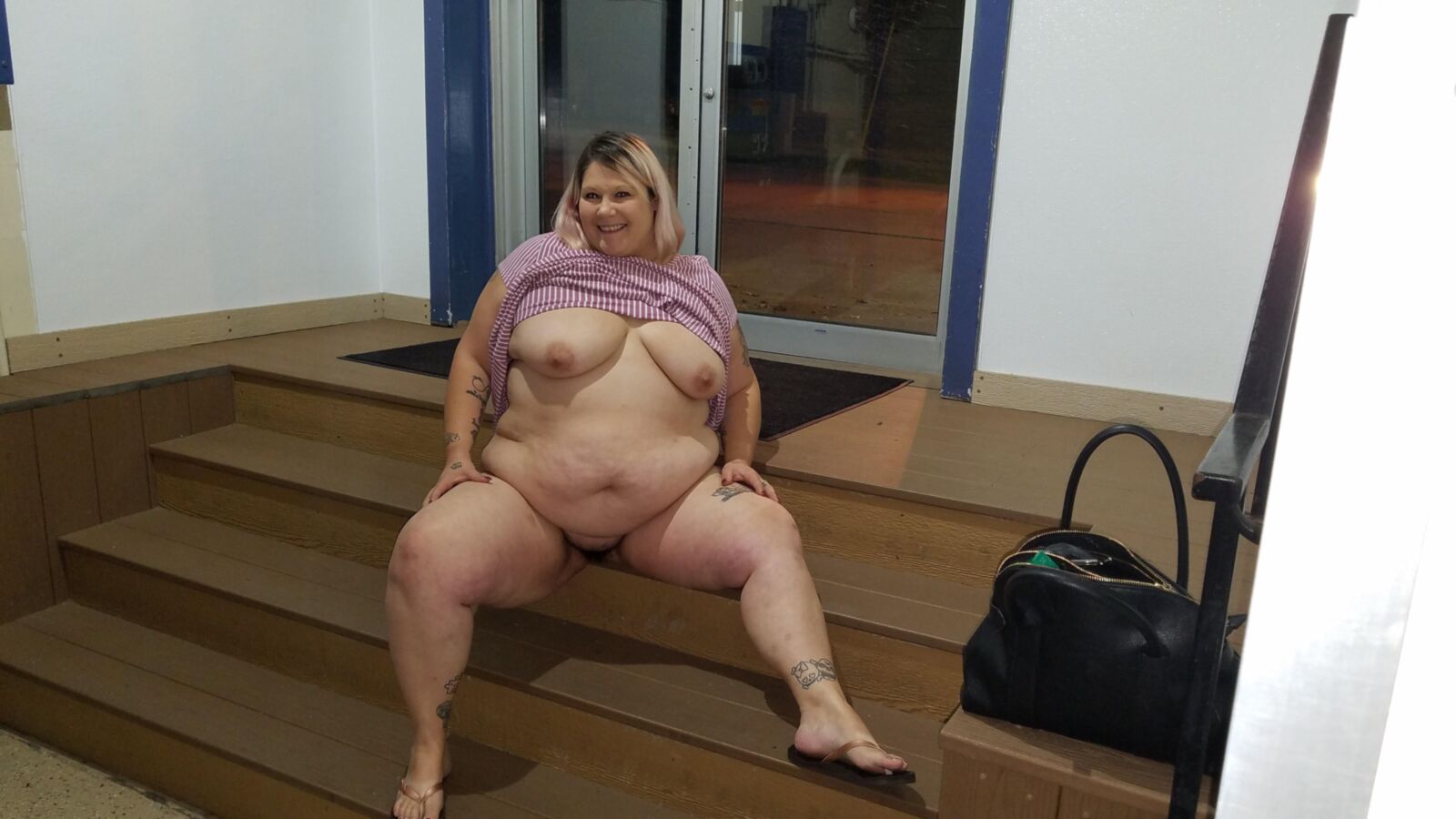 BBW brat PoppyJay Flashing around in public 