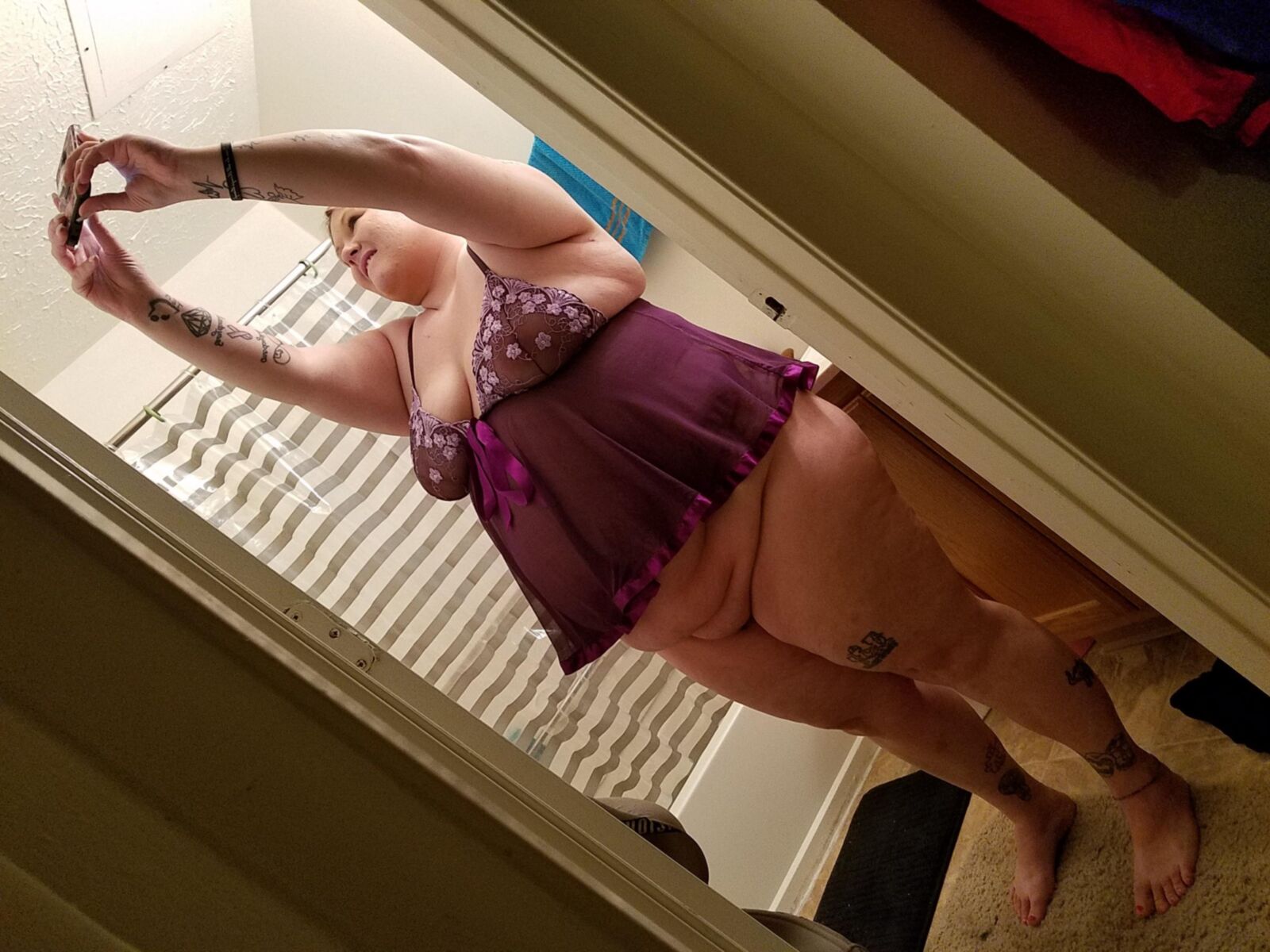 BBW brat PoppyJay selfies from the start.