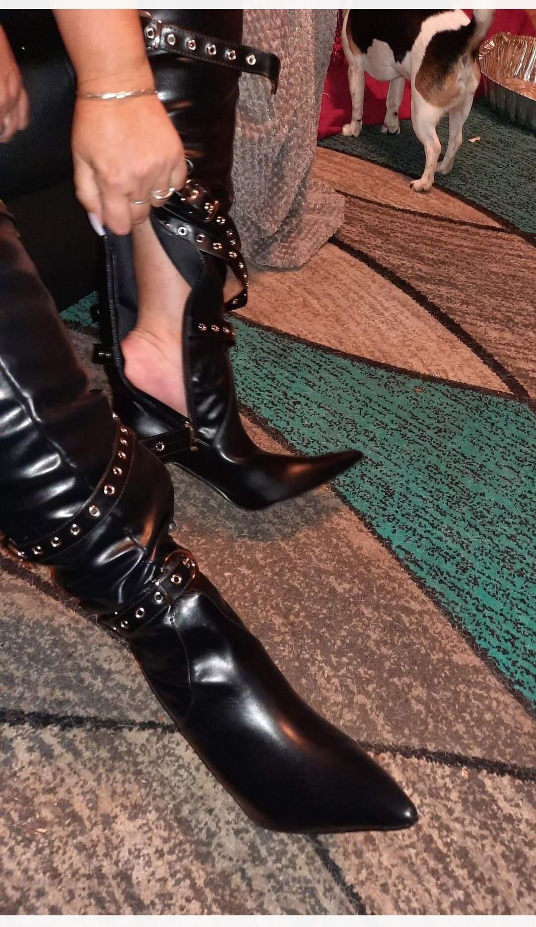 Consy fetish in boots