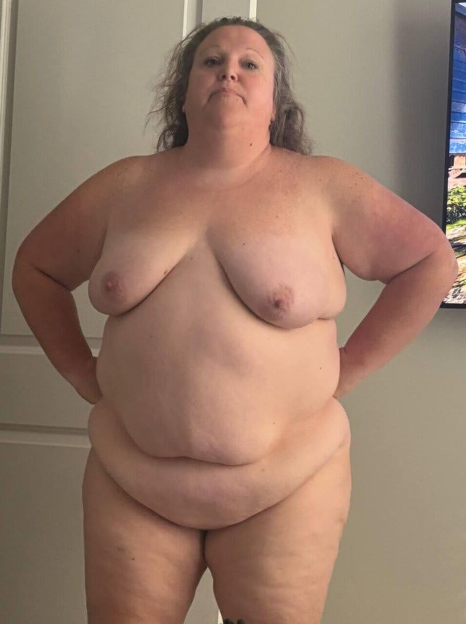 Fat ass piggy exposed