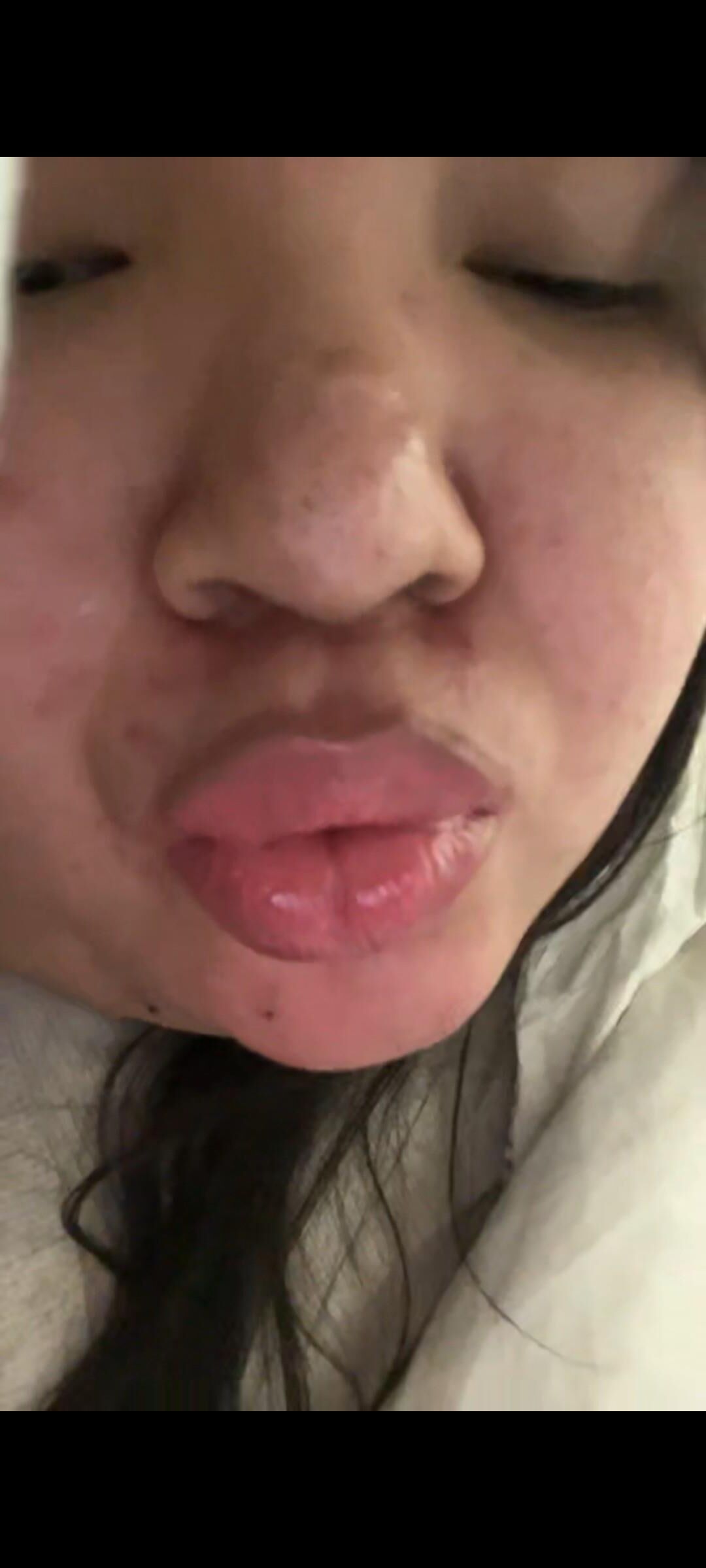 Fat whore wants cum on her lips