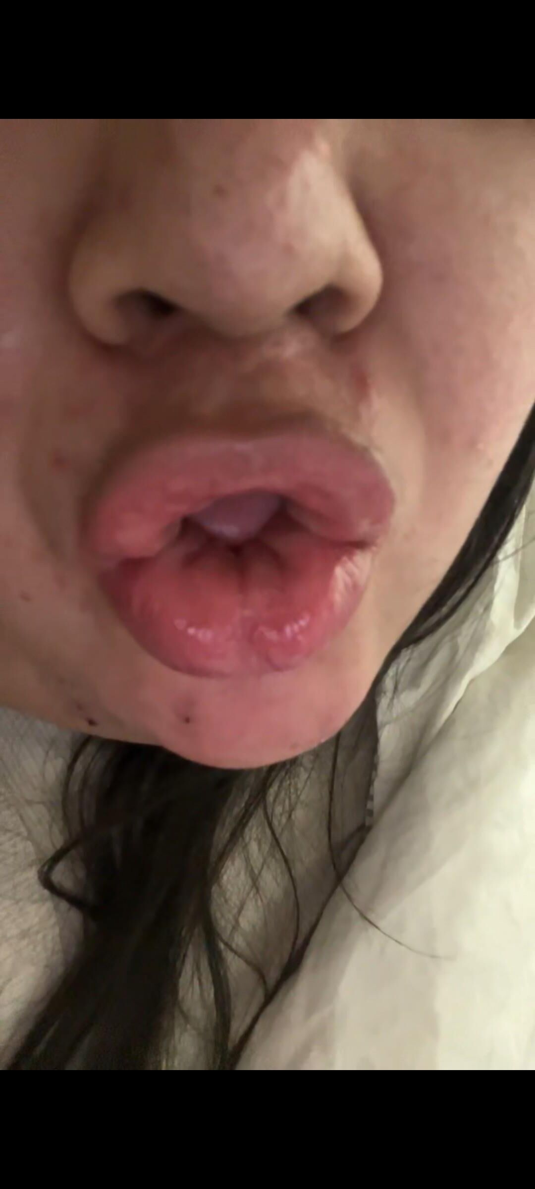 Fat whore wants cum on her lips