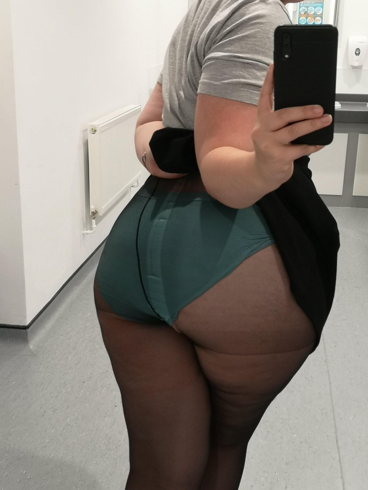 Beth Gorgeoys Huge Ass Small Tits BBW UK Girl Mixed Hot Shots