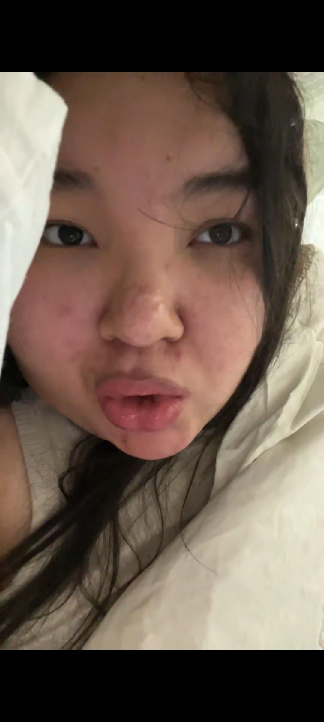 Fat whore wants cum on her lips