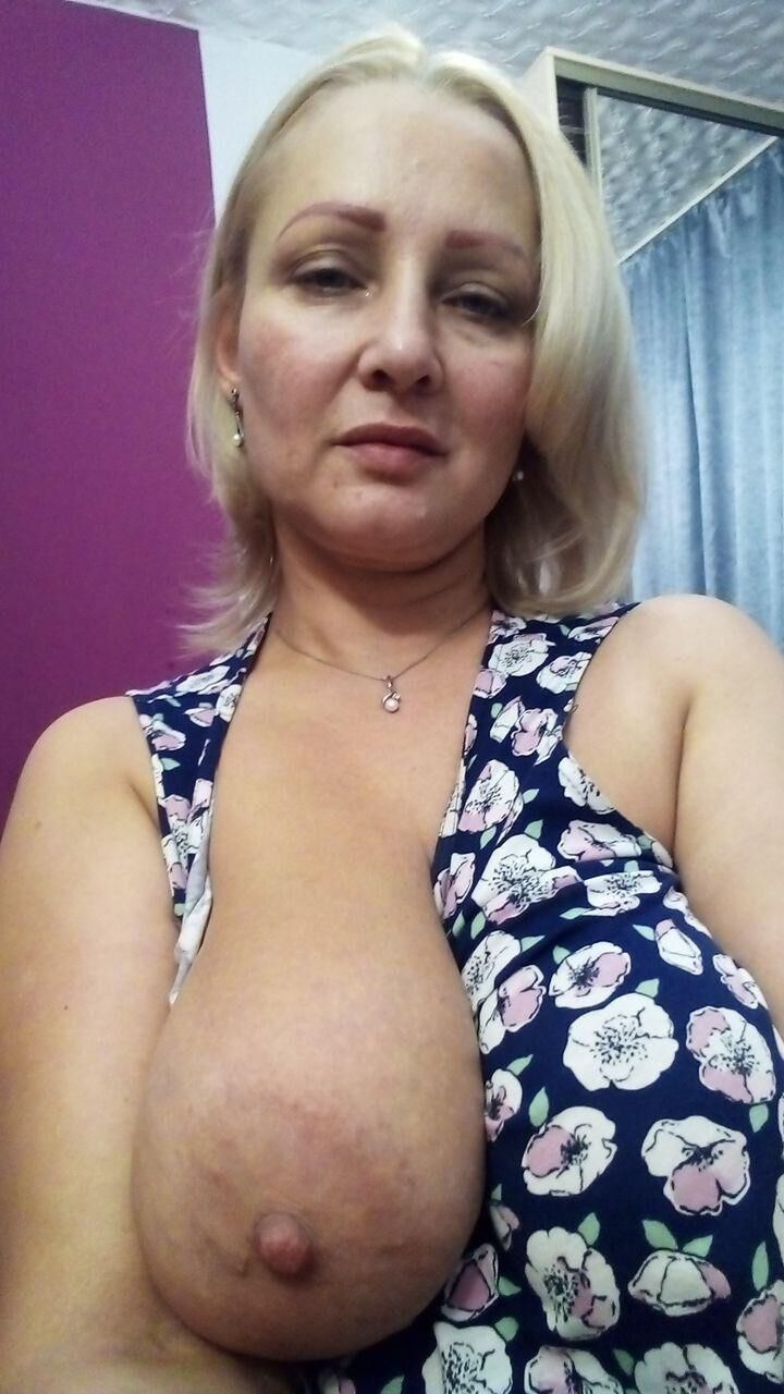 GORGEOUS THICK RUSSIAN BIG TIT MILF