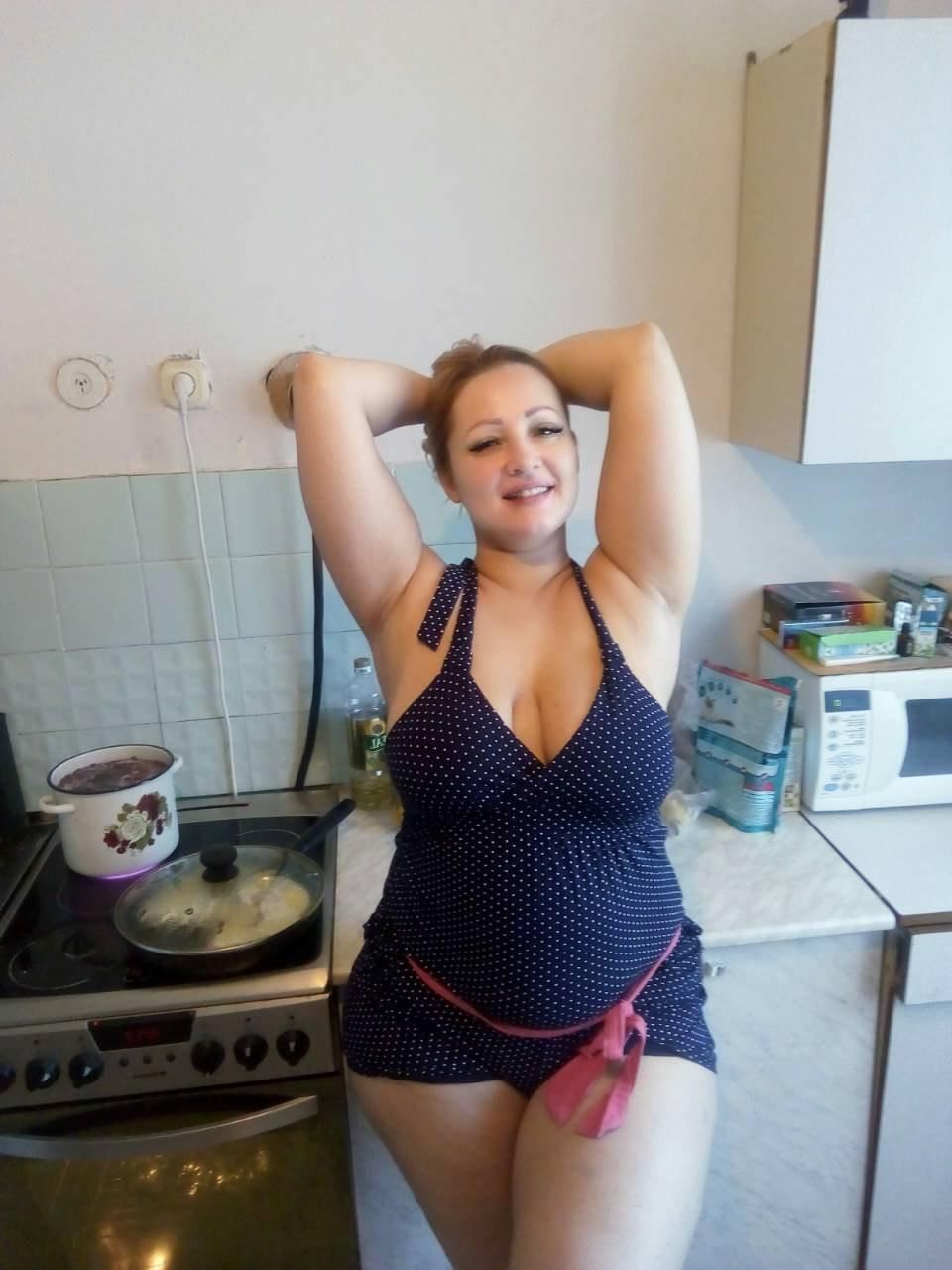 GORGEOUS THICK RUSSIAN BIG TIT MILF