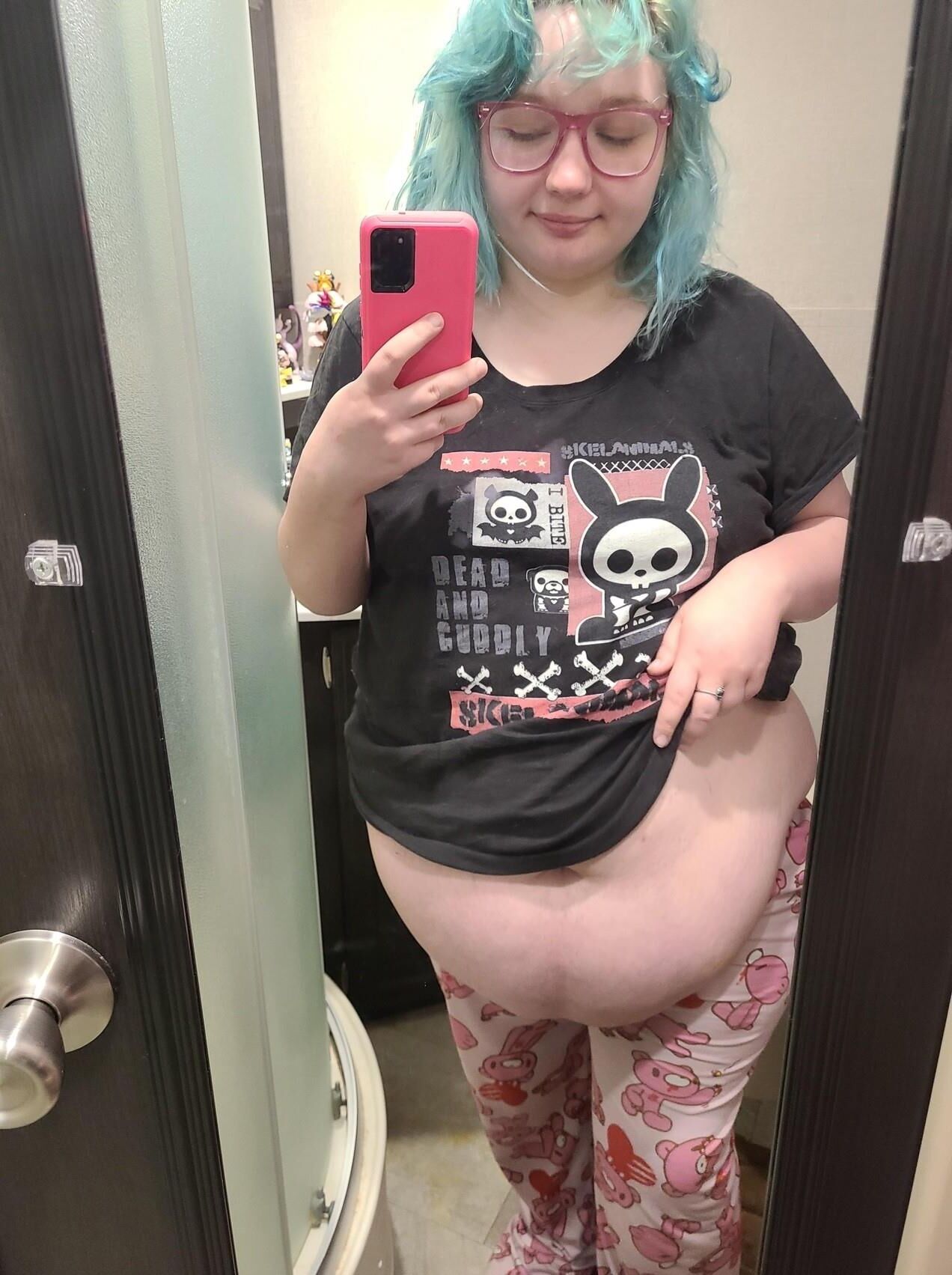 Obese Girls With Big Bellies Make Me Hard