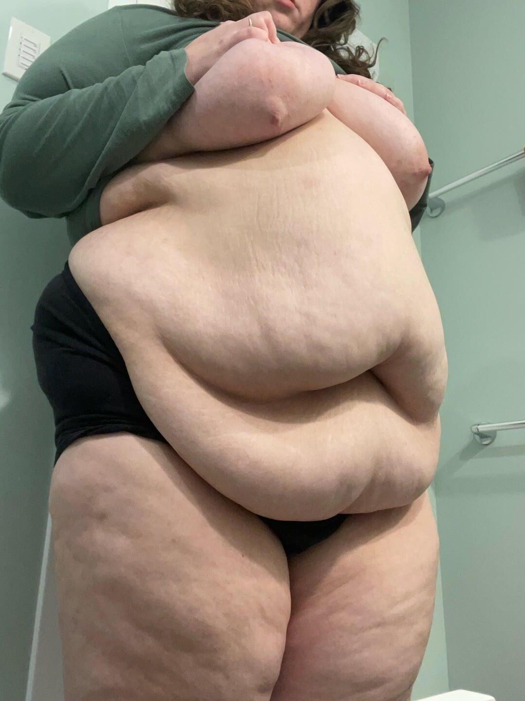 Obese Girls With Big Bellies Make Me Hard