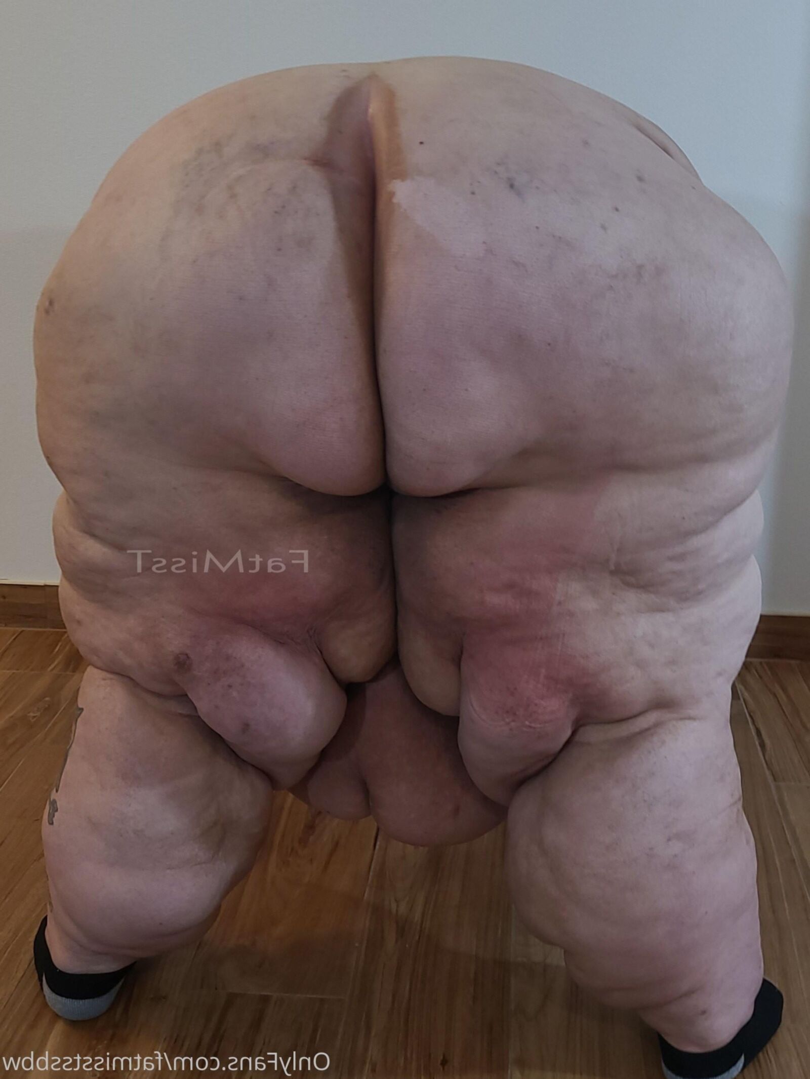 Huge Older SSBBW Asses (+)