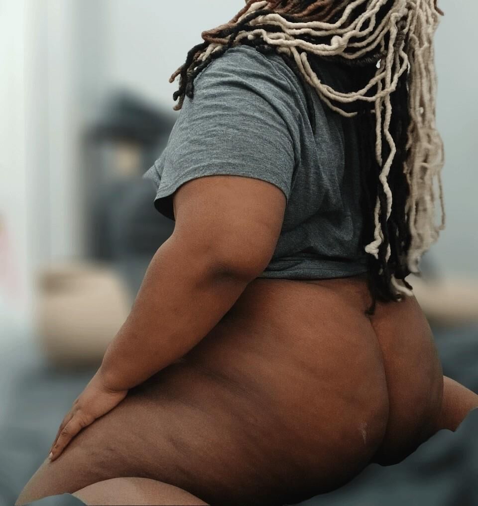 Fat ebony queen