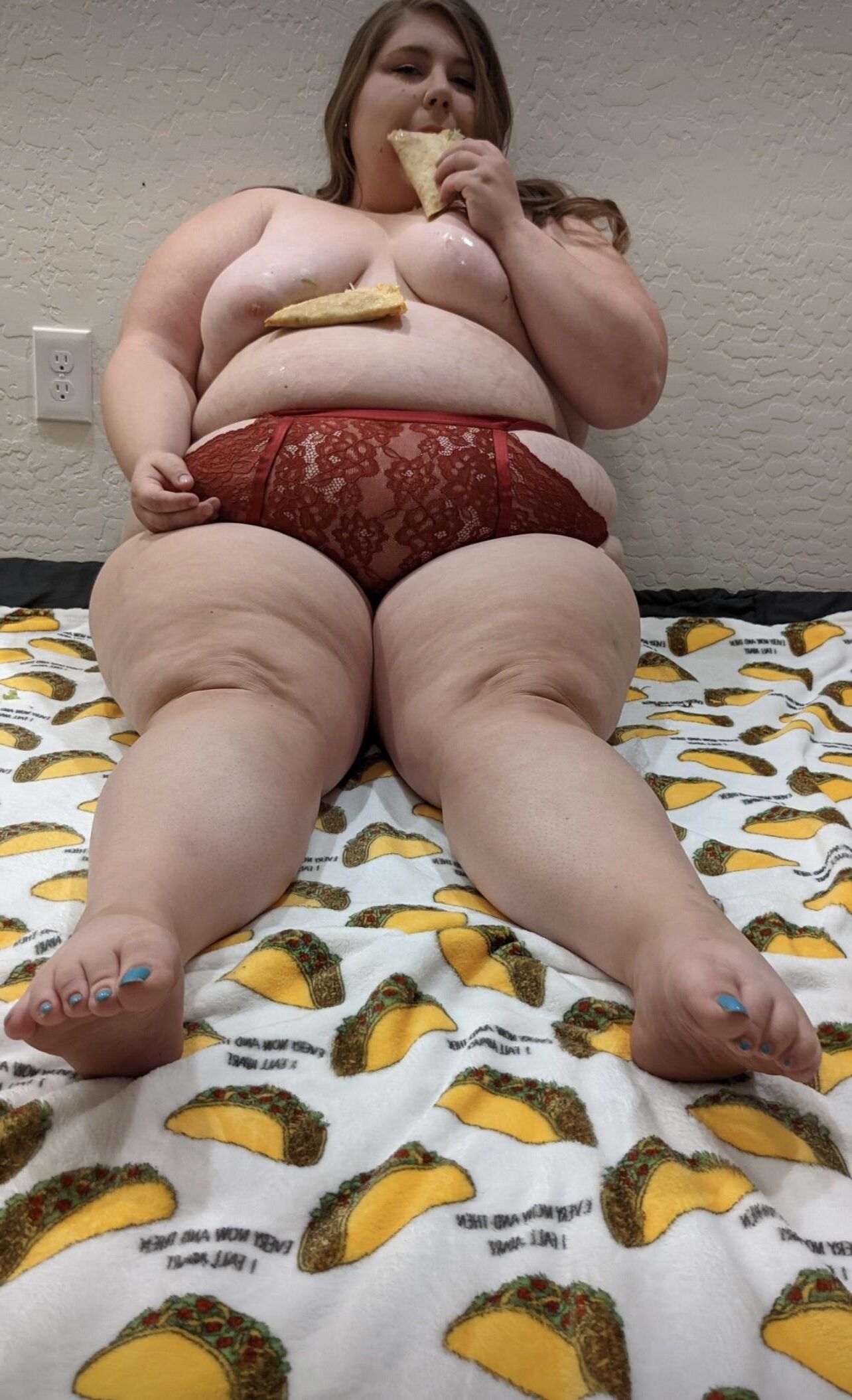 Linda jovem menina gorda