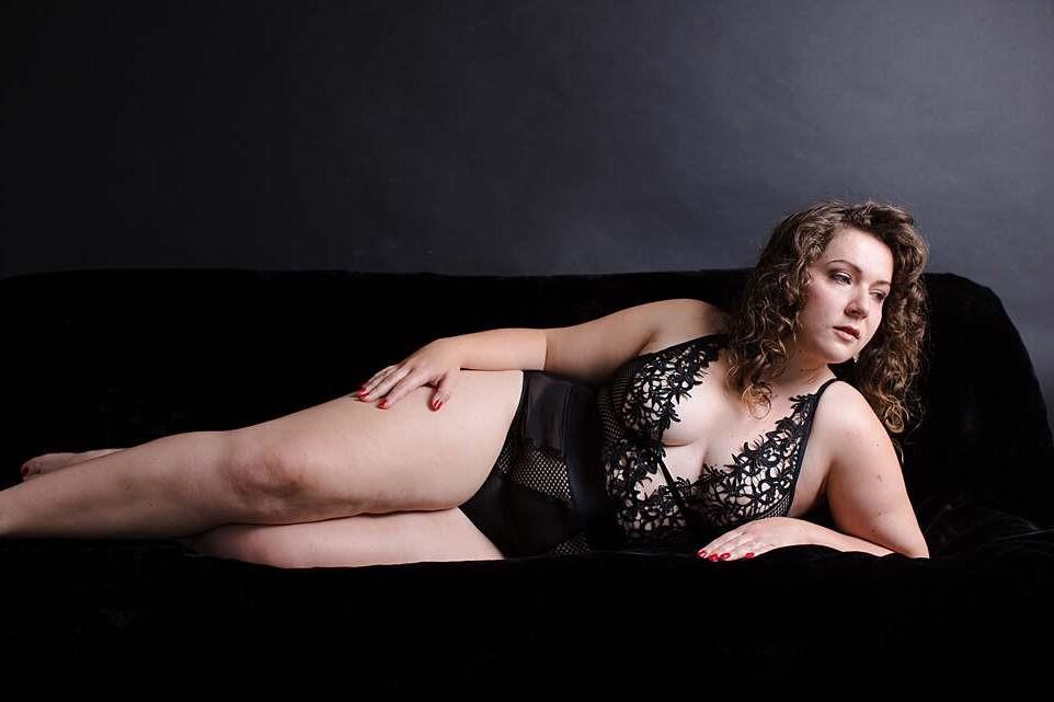 Curvy Boudoir