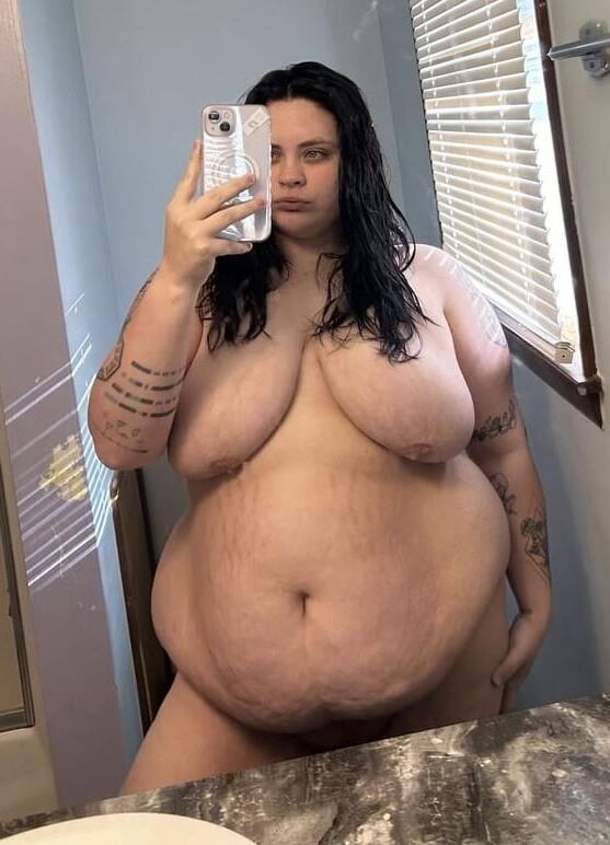 Sexy Pretty Girl Big Boobs n Belly