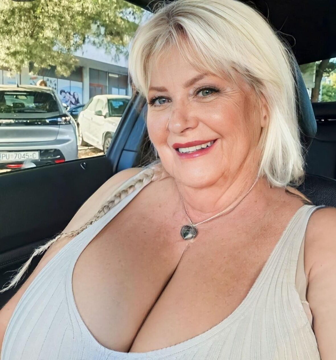 sexy milfs fully clothed