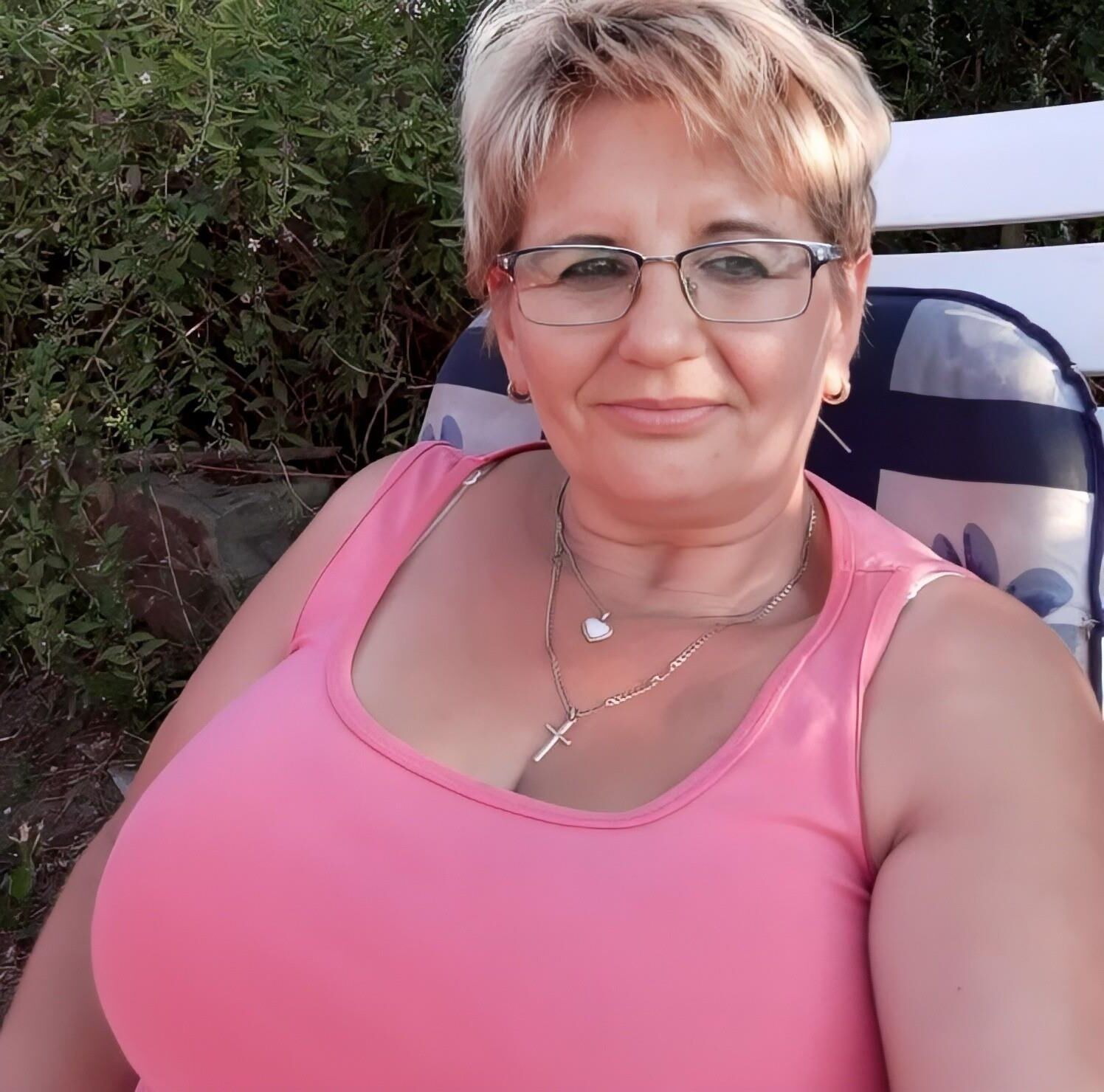 voll bekleidete sexy Milfs