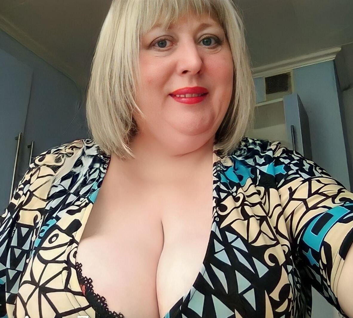 gekleidete sexy Milfs