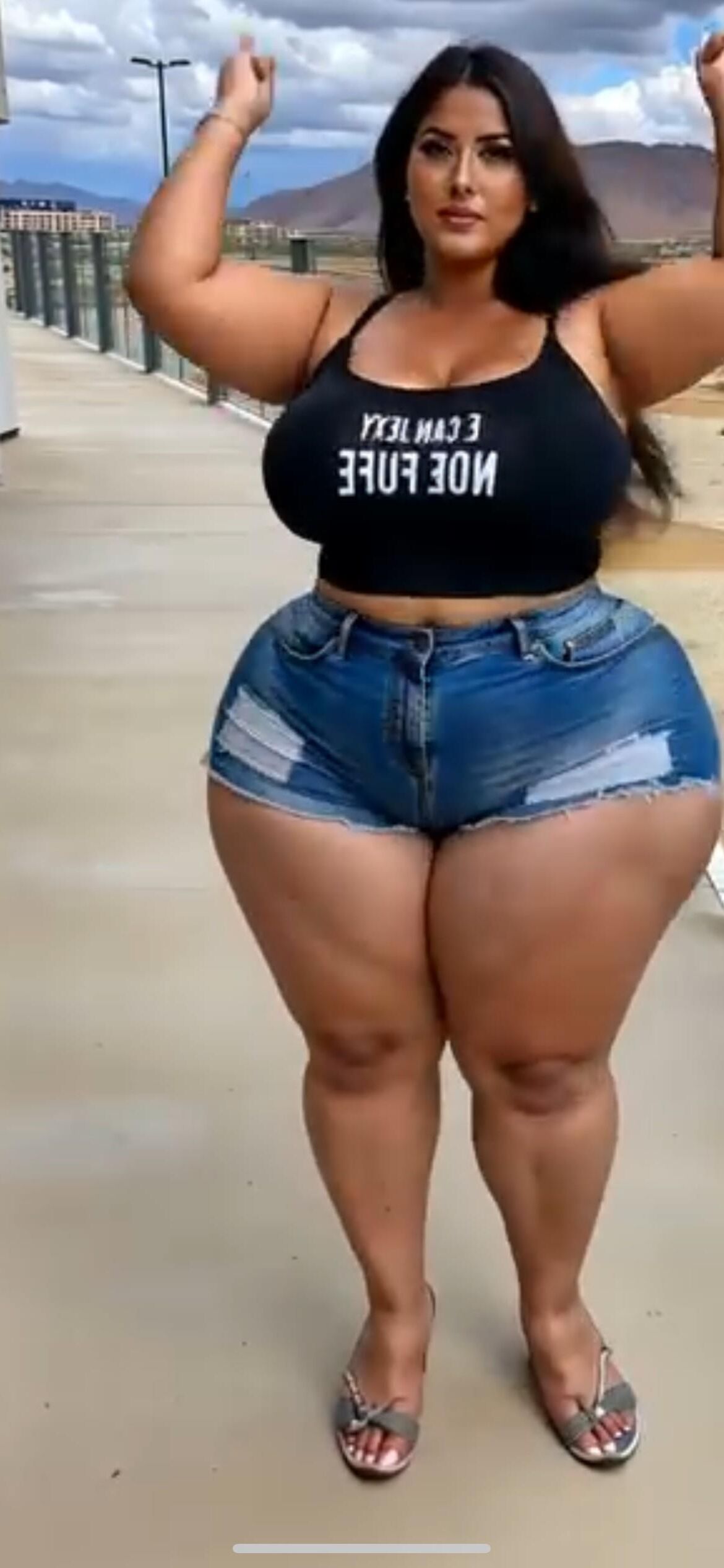 Hermosa SSBBW Morena regordeta hermosa