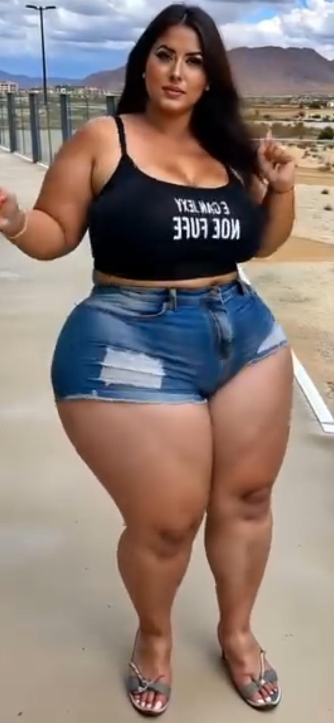 Hermosa SSBBW Morena regordeta hermosa