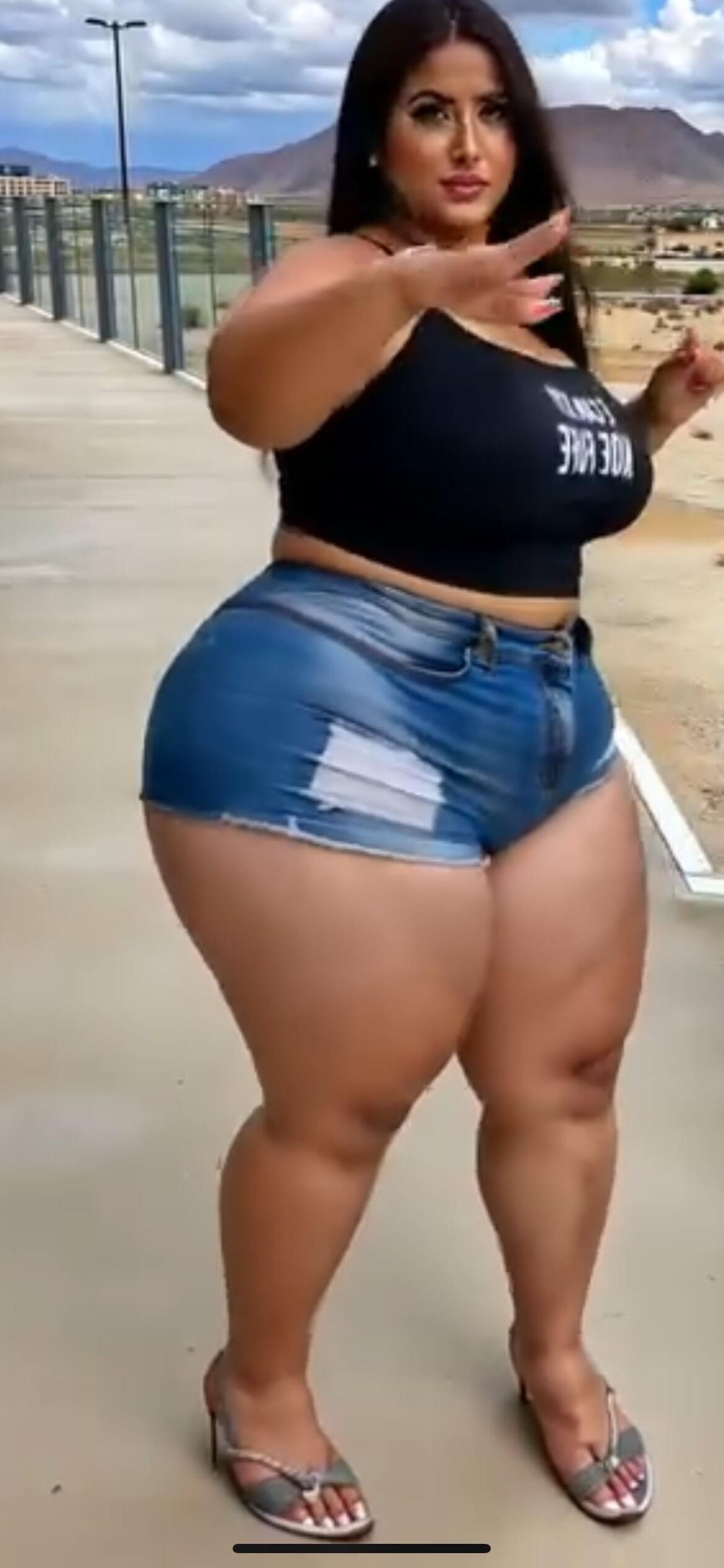 Hermosa SSBBW Morena regordeta hermosa